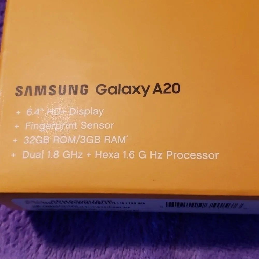 Samsung Galaxy A20 w Cases‎